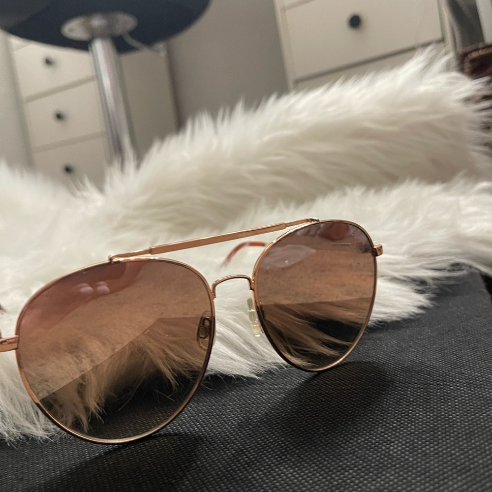 Quay lickety split aviators